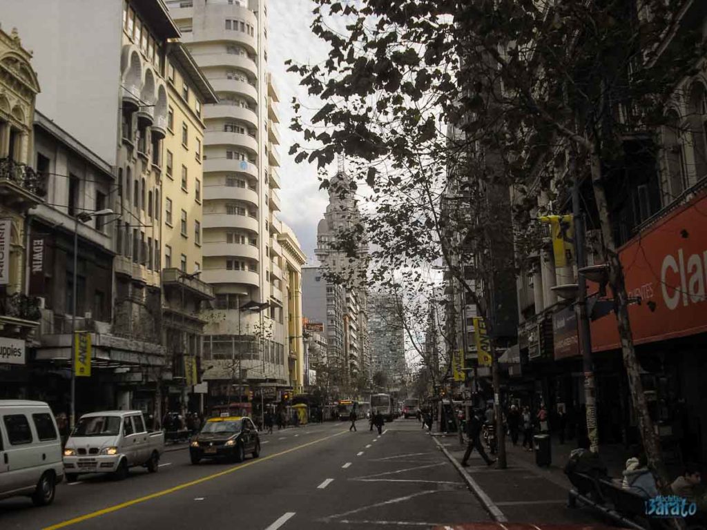 Avenida 18 de Julho em Montevidéu