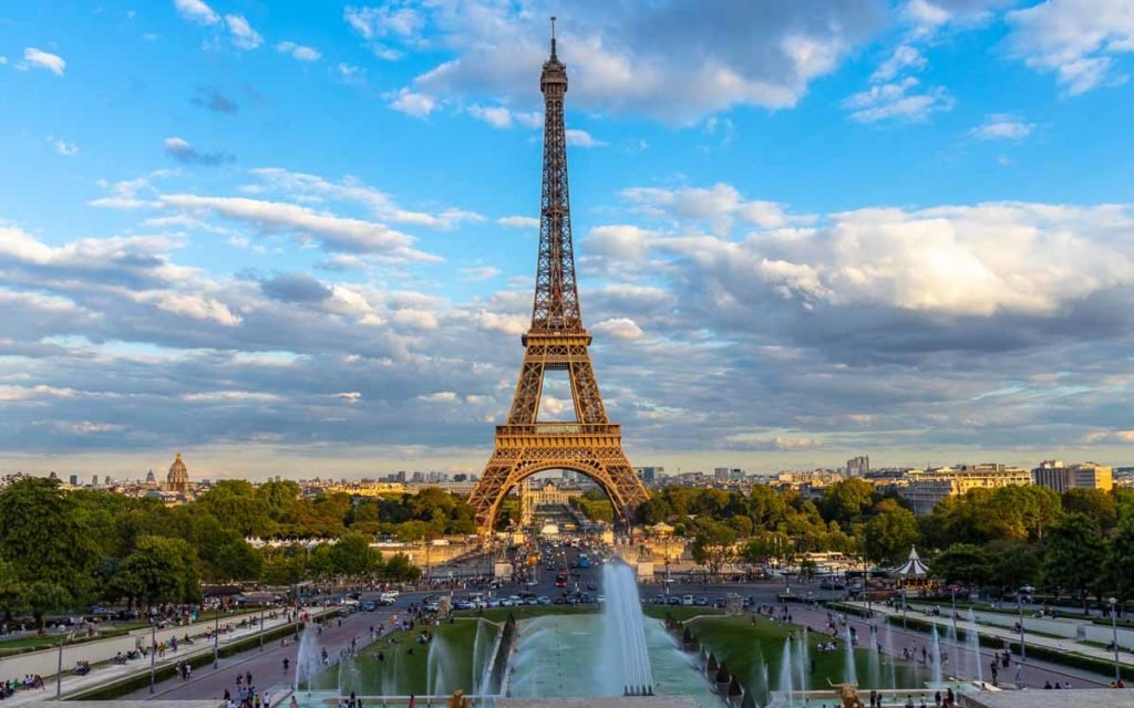 Torre Eiffel em Paris.