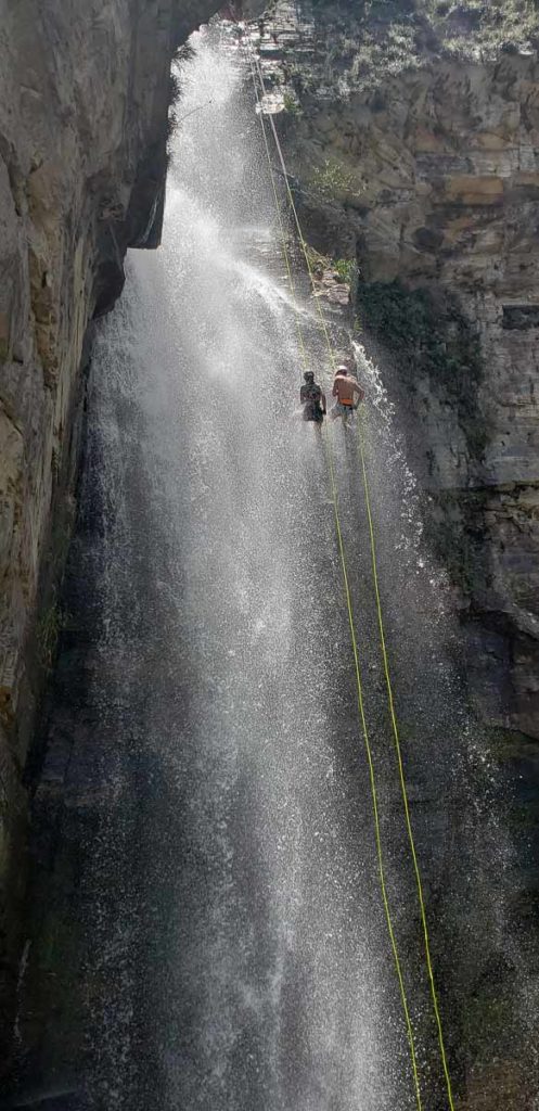 Rapel nos Canyons de Furnas em Capitólio