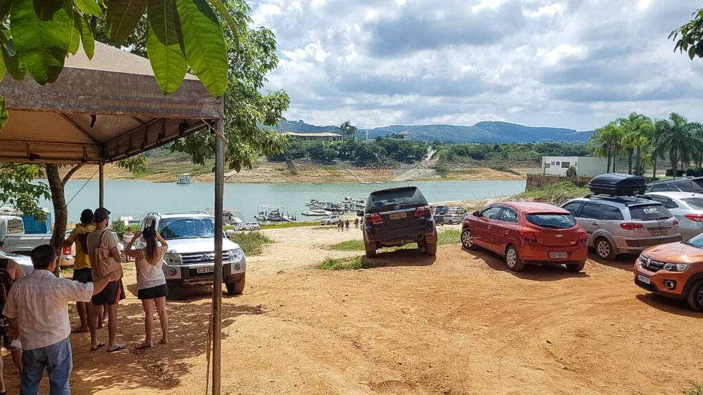 Passeio de Barco em Escarpas do Lago